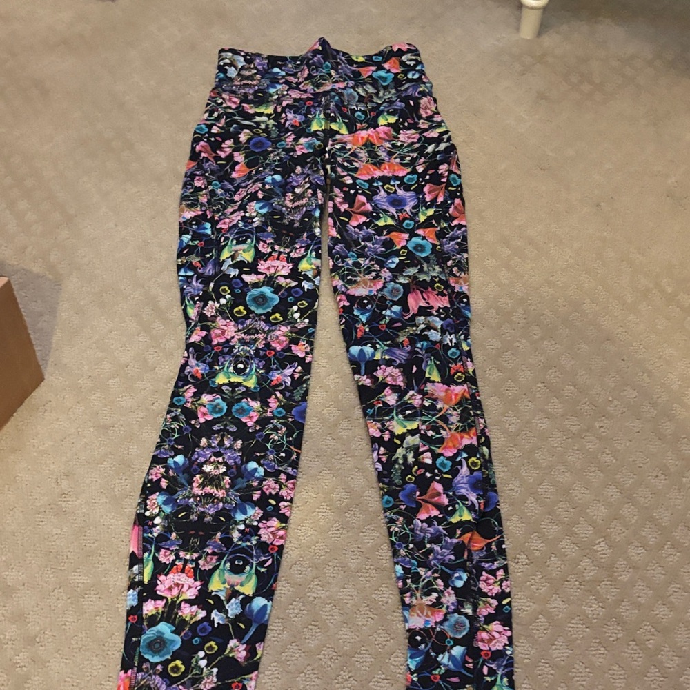lululemon athletica Fast Free Sz 2 Colorful Floral Leggings 28”
